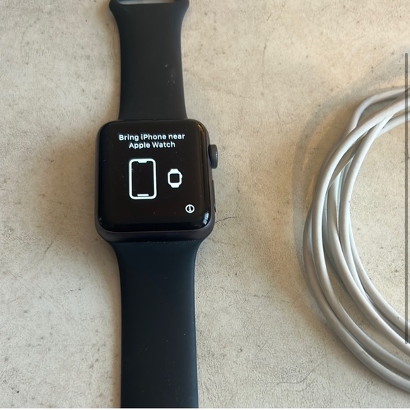 Apple Watch 
EUC - Picture 2 of 3